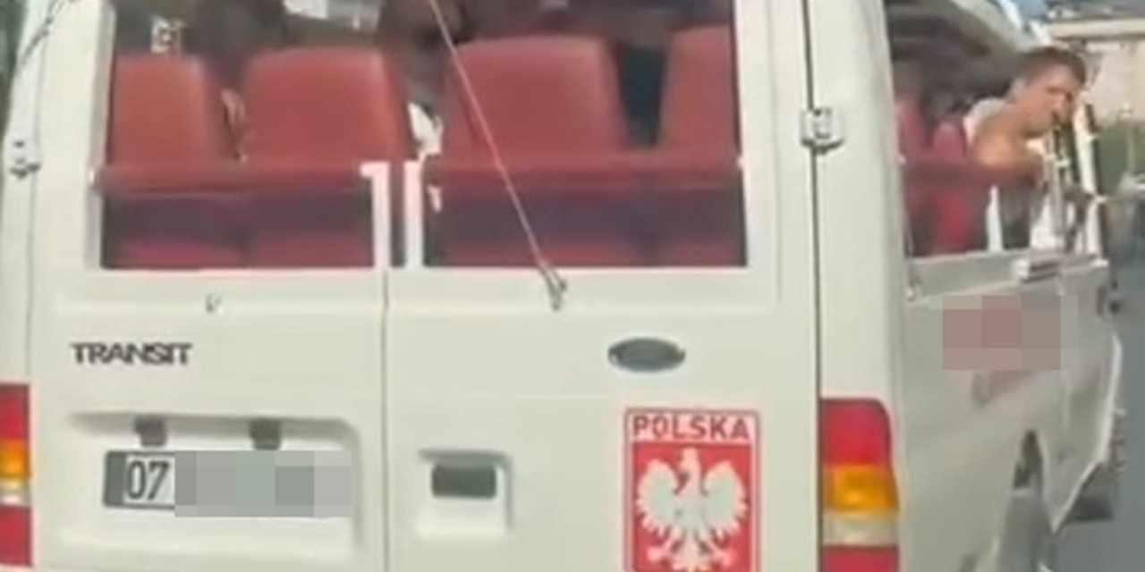 Tartıştığı sürücünün önünü kesip aracının camını yumrukladı