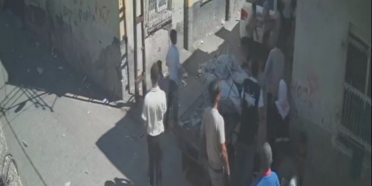 Otomobilin altında kalıp öldü... Taziye için oraya gelmişler