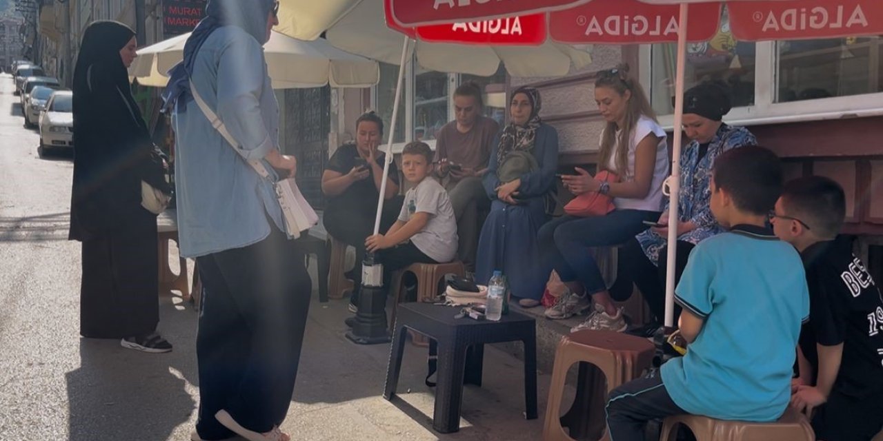 İlkokulda dehşet... Çocuğun parmağı koptu, ders devam etti