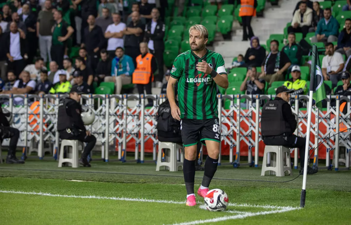 Sakaryaspor'da Caner Erkin kararı!