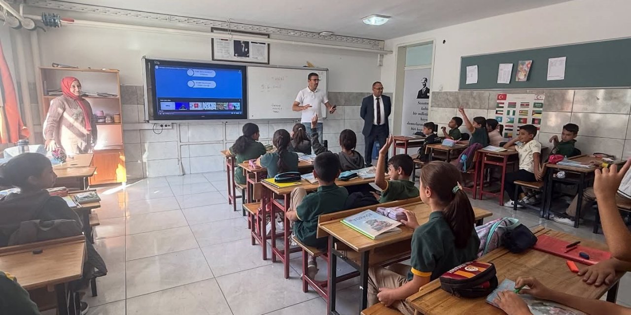 Konya'da öğrencilere MEBİ bireysel öğrenme platformu tanıtıldı