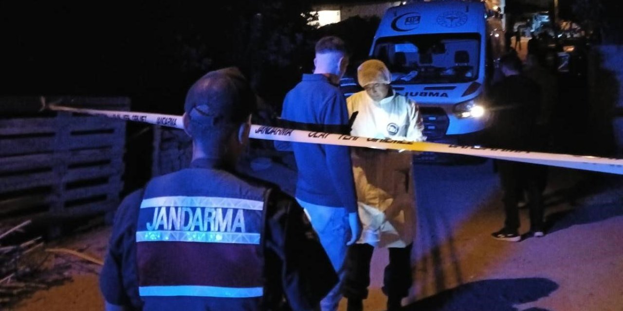 Aile faciası: 2 ölü, 2 yaralı