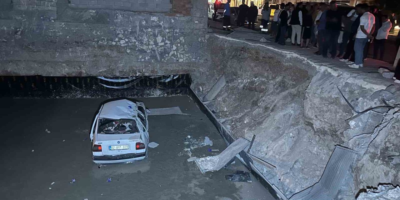 Otomobil inşaat temeline düştü: 1’i ağır 4 yaralı