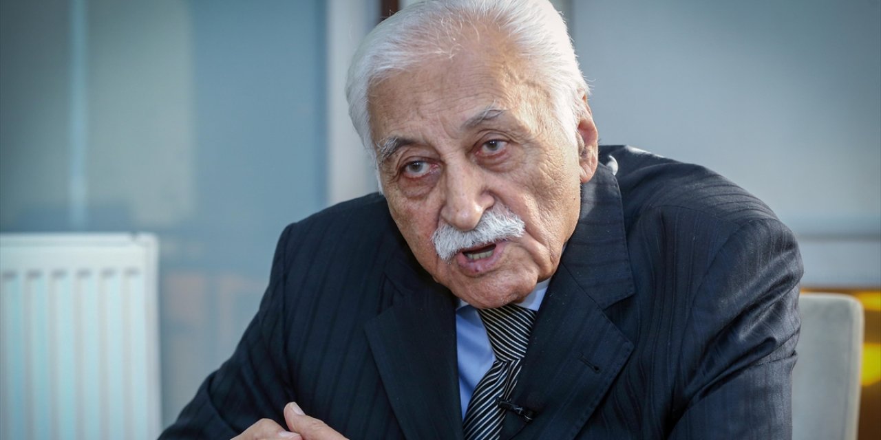 Şair ve yazar Yavuz Bülent Bakiler vefat etti