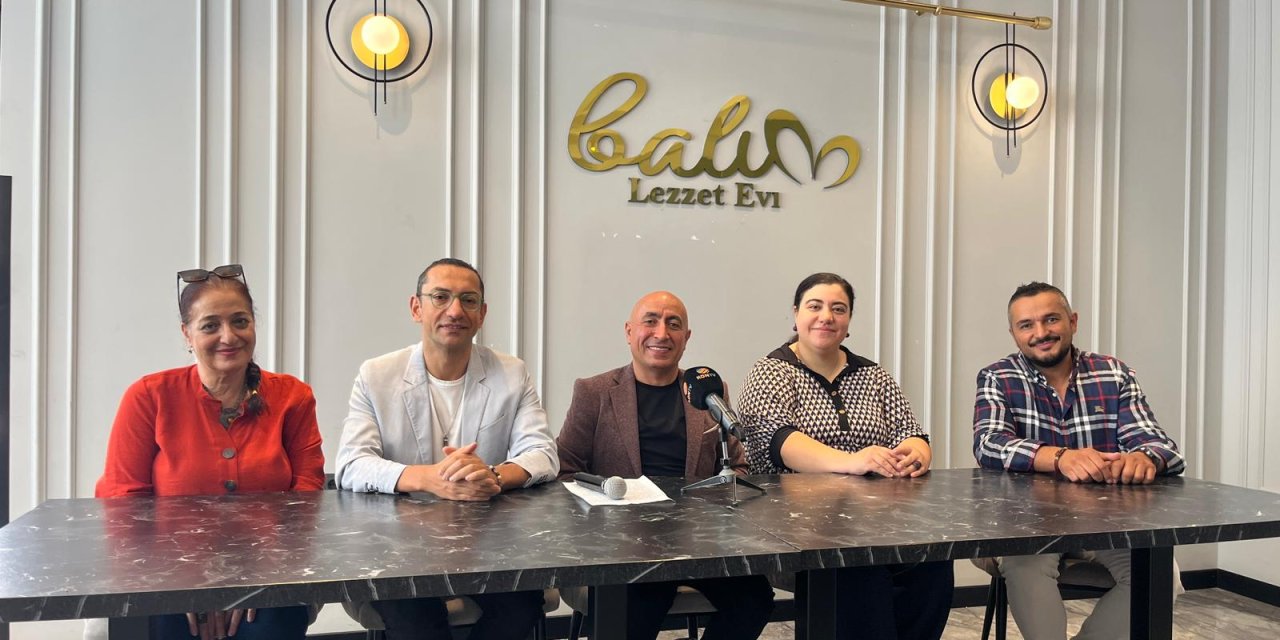 42 yıldır Türk musikisine hizmet ediyor