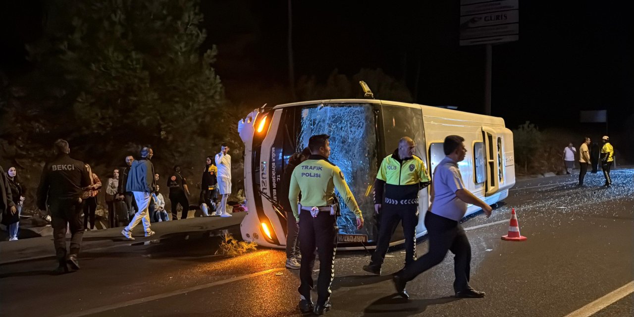 Yolcu otobüsü devrildi: Yaralılar var