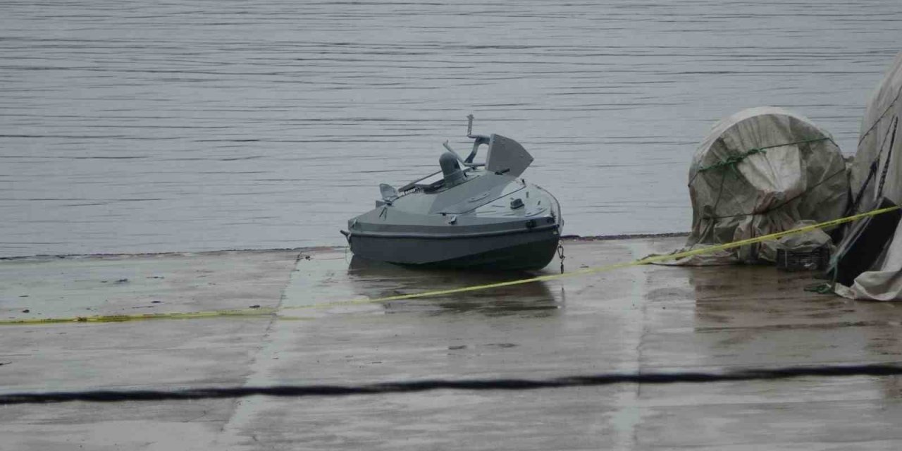 Menşei belirsiz bir insansız deniz aracı bulundu