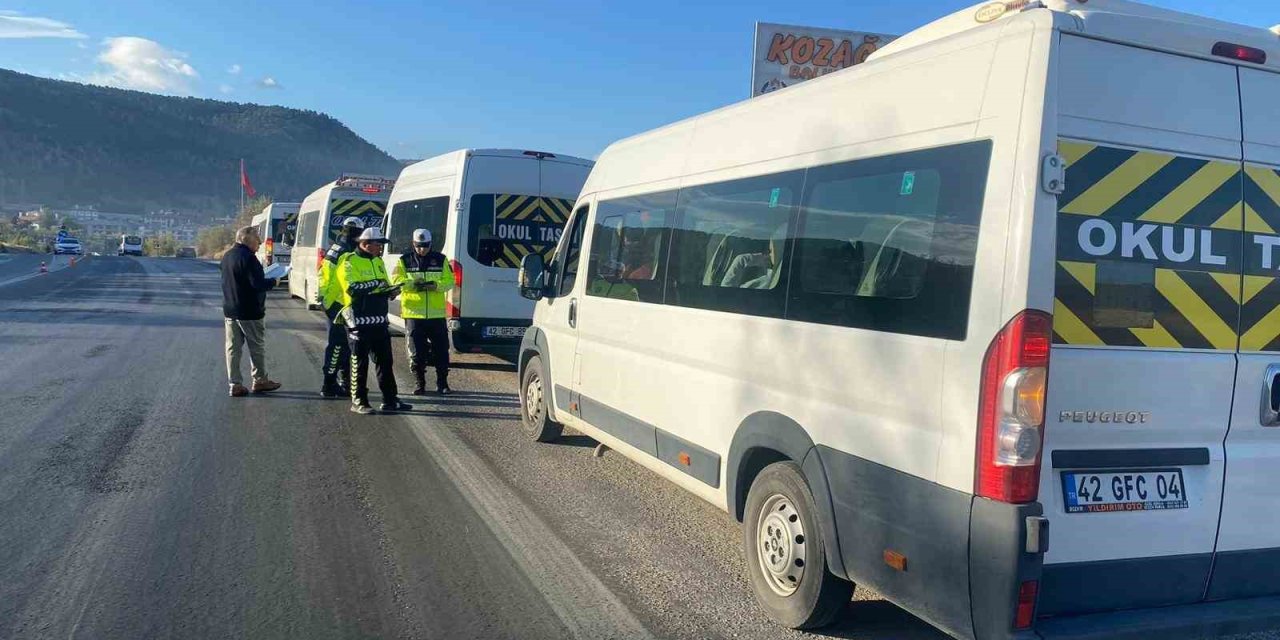 Konya Bozkır’da okul servislerine denetim gerçekleştirildi
