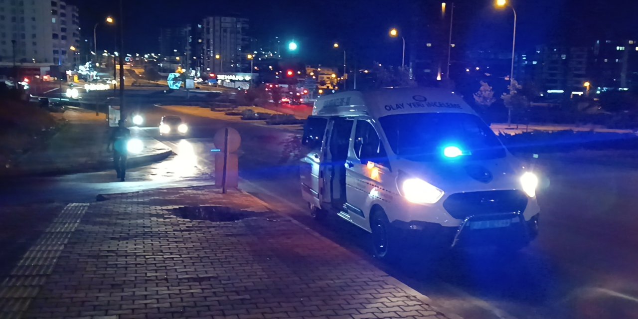 20 yaşındaki genç sokaktaki tartışmada bıçakla öldürüldü