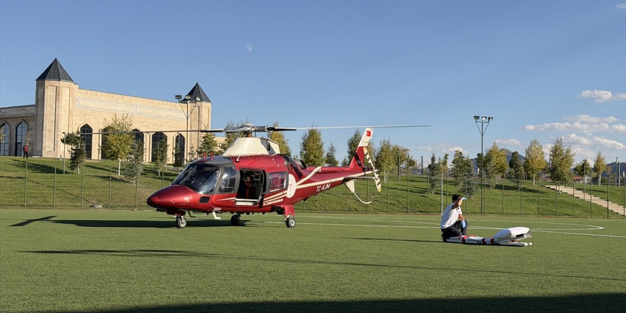 Konya'da hava ambulansı kalp krizi geçiren hasta için havalandı