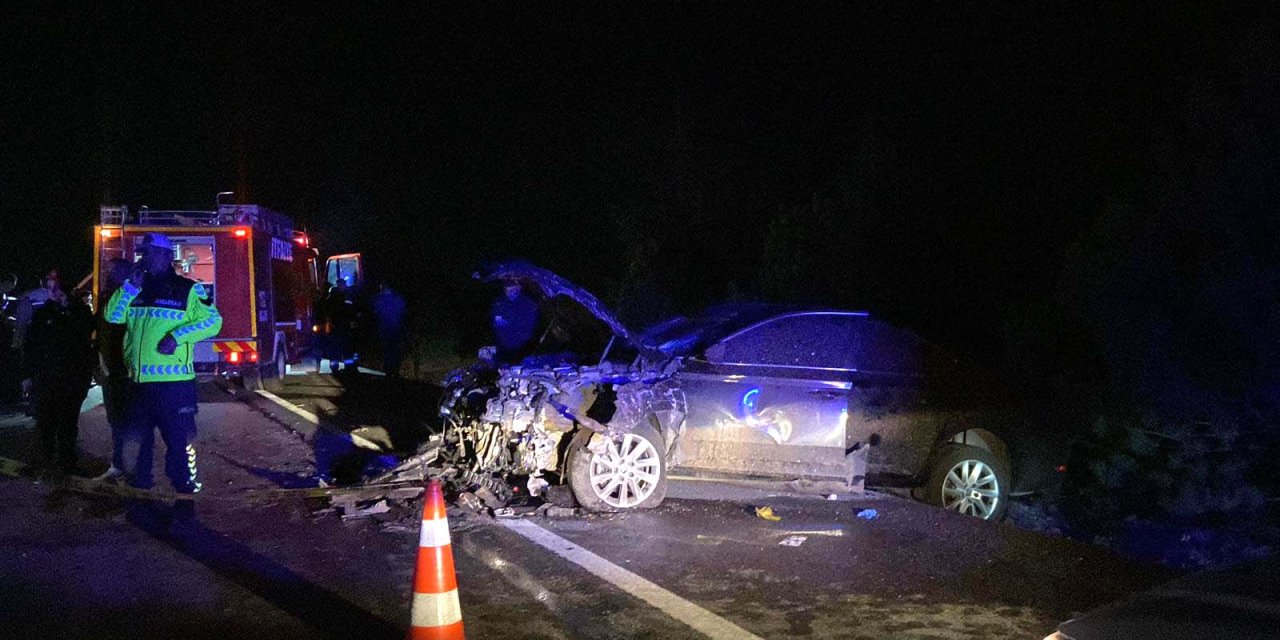 İki otomobil çarpıştı; 1 ölü, 1’i AK Parti’li milletvekili 4 yaralı