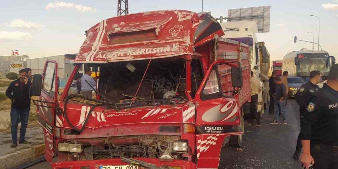 Konya’da zincirleme trafik kaza! Yaralılar var