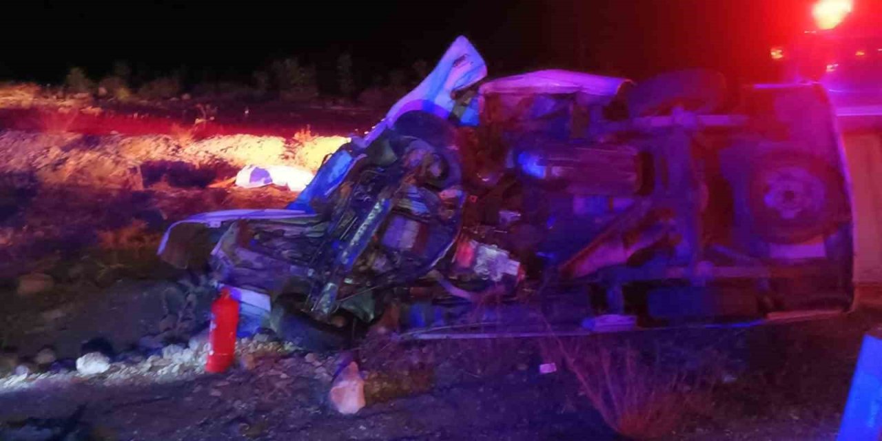 Kafa kafaya çarpıştılar! 1 ölü, 4 yaralı