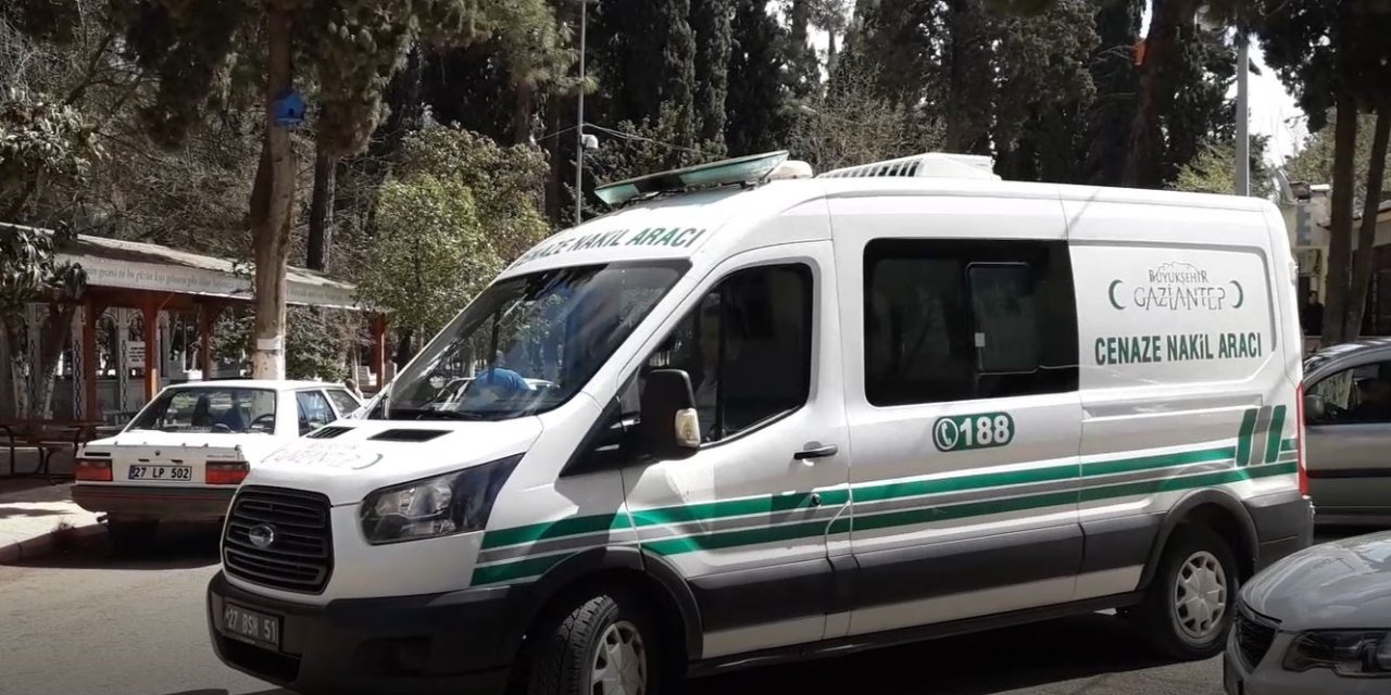 Uyardığı kişi tarafından motosiklet kaskı ile dövülerek öldürüldü