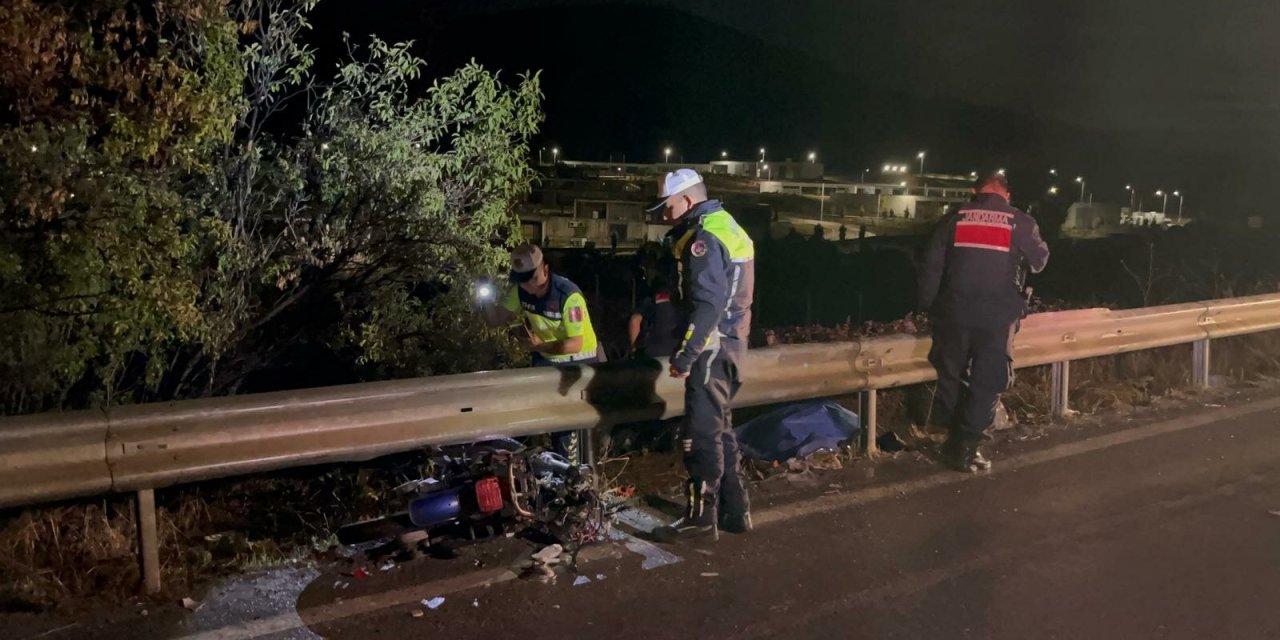 Kamyonet ile elektrikli bisiklet çarpıştı: 1 ölü, 1 yaralı