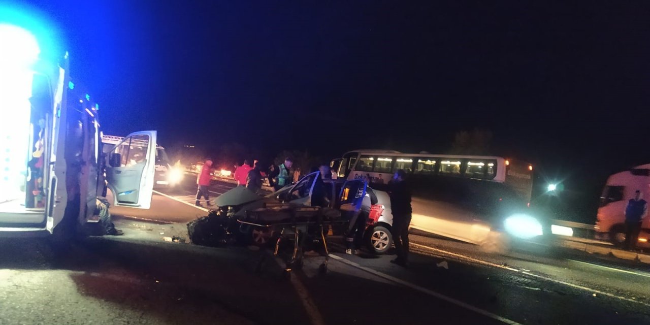 Konya’da yolcu otobüsü ile otomobil çarpıştı, yaralılar var