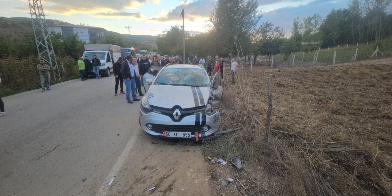 Otomobil minibüsle çarpıştı: 5 yaralı