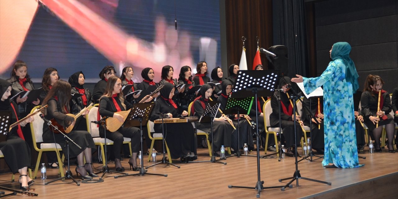 Konya'da "Seslerin Uyumuyla Gönüllere Dokunuyor" müzik dinletisi yapıldı