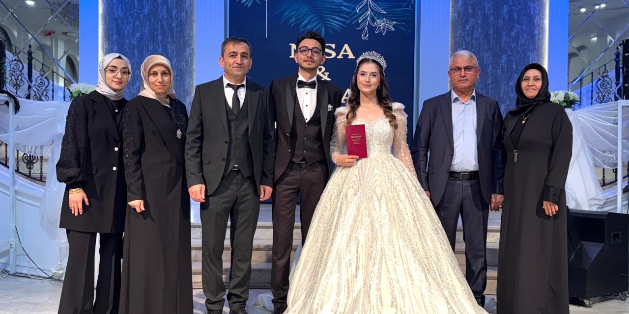 Öztürk ile Aslan ailelerinin mutlu günü