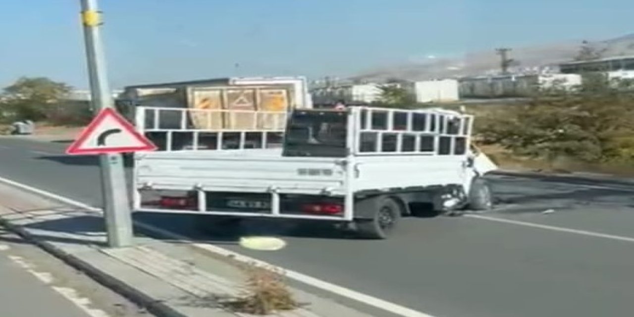 Hafriyat kamyonu ile kamyonet çarpıştı: 1 ölü