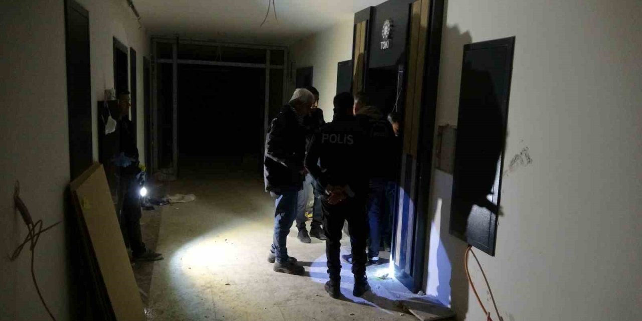 Asansör montajı sırasında 3 metreden düştü!