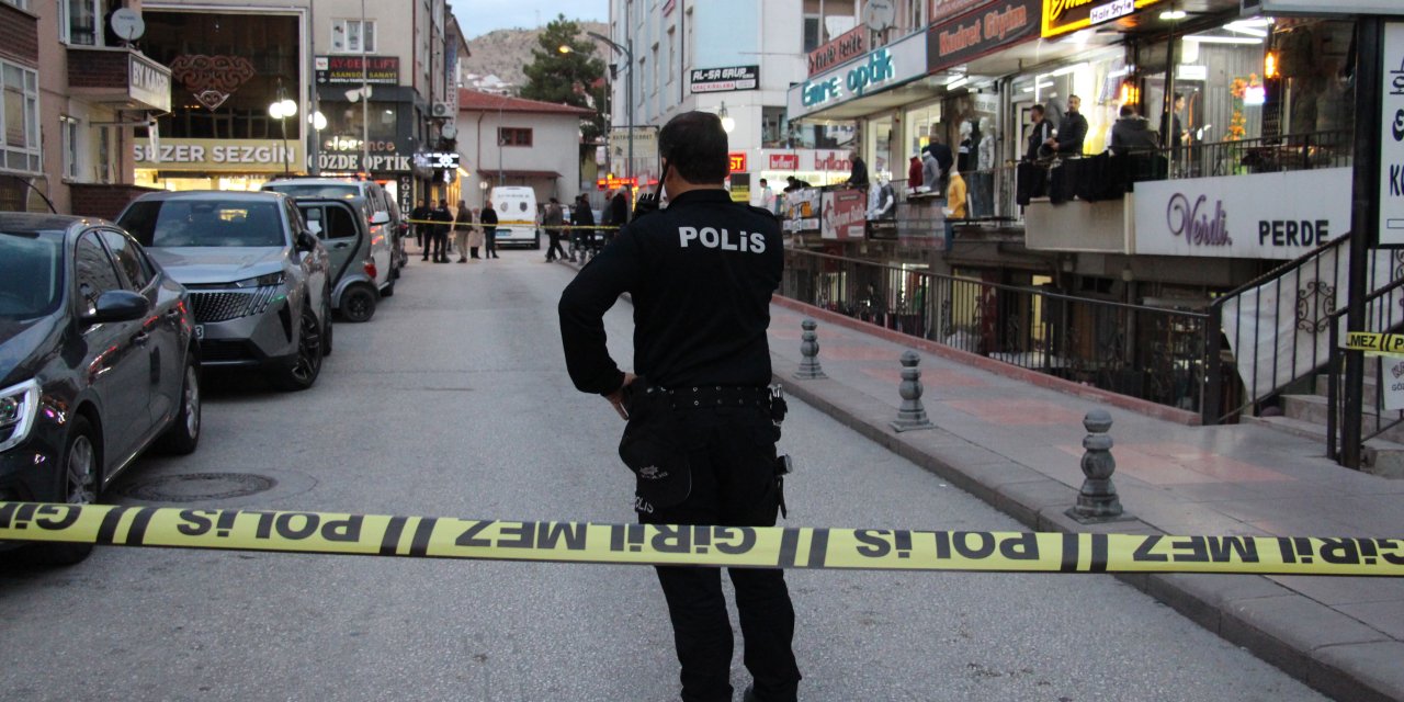 Tartışma yaşadığı husumetlisini tüfekle vurdu