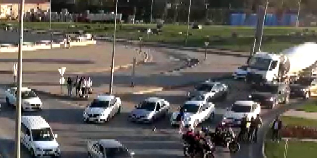 Kendisini durduran polise sopayla saldırdı