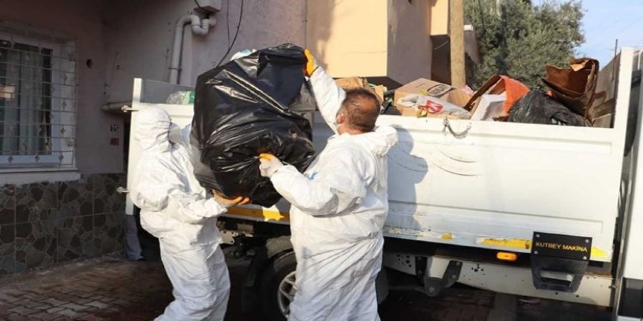 Zihinsel engelli kadın, çöp evde 1 ay önce ölen annesinin cesediyle yaşamış