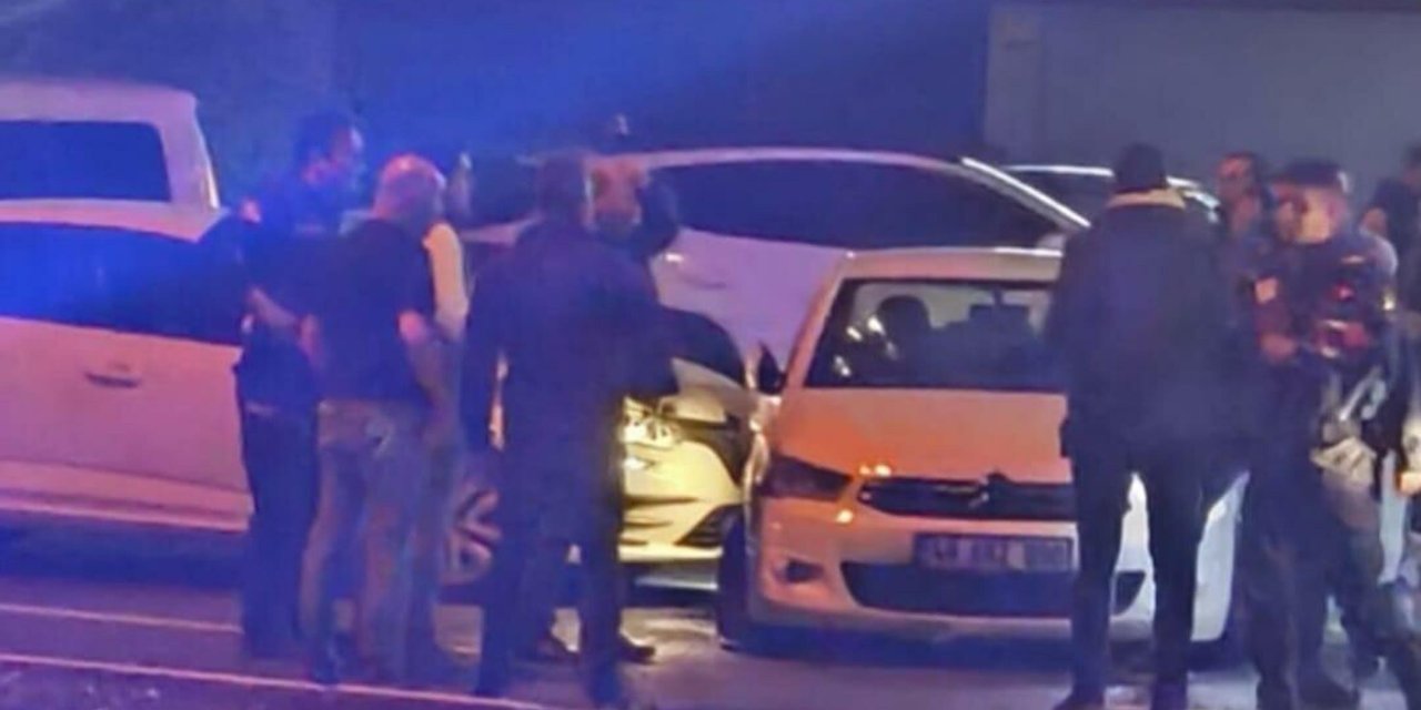 Araç gasbetti, 2 kişiyi öldürüp polisleri yaraladı