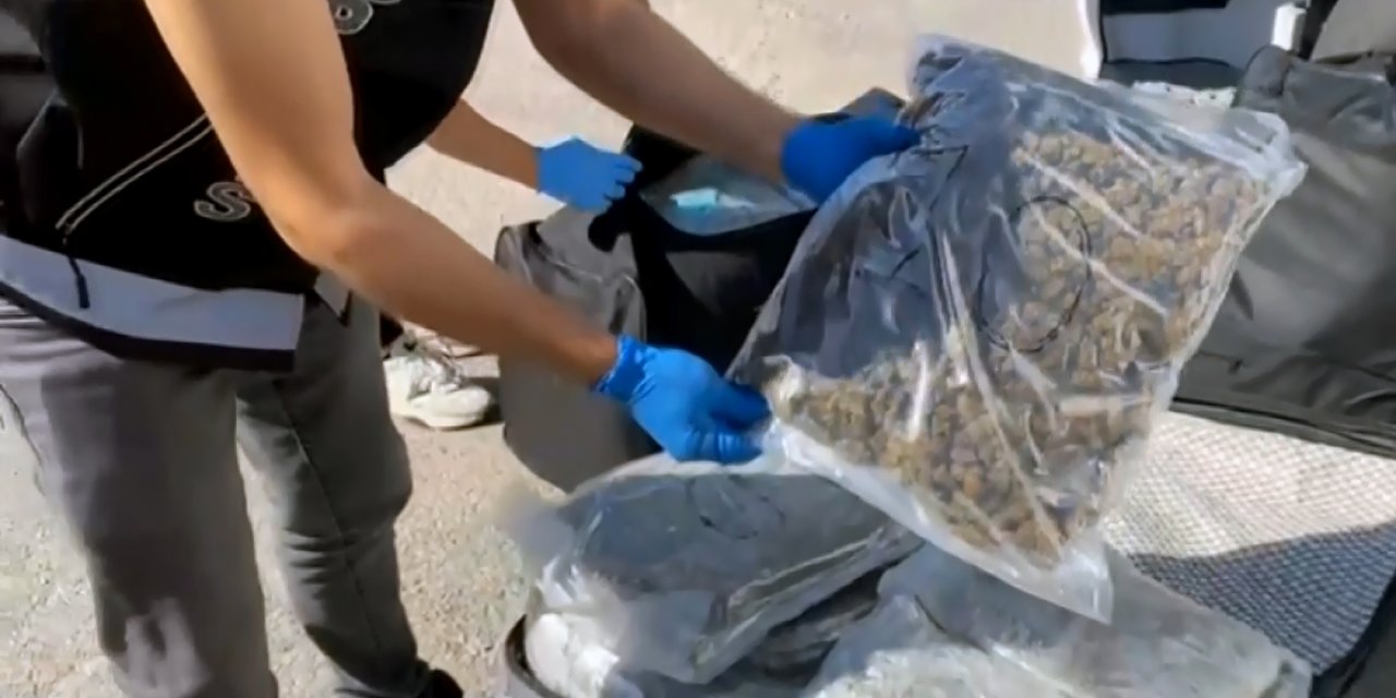 TIR’daki valizlerden 55 kilo skunk çıktı; ‘Arkadaşım rica etti, kıramadım’ dedi