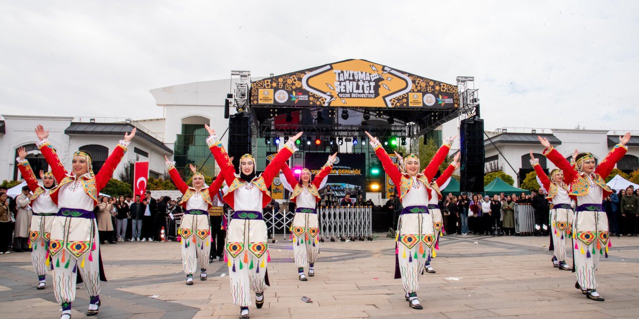 Selçuk Üniversitesinde Tanışma Şenliği coşkuyla başladı