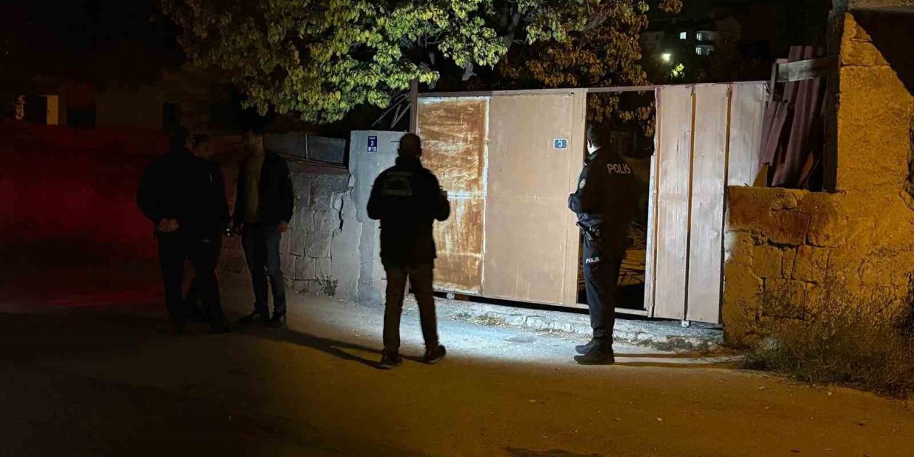 Dayı yeğenini bıçakladı