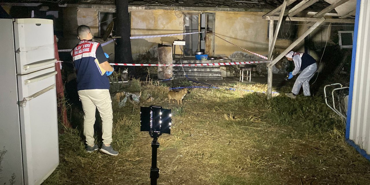 Annesini yaralayıp, mesaj attığını öne sürdüğü iş arkadaşını öldürdü