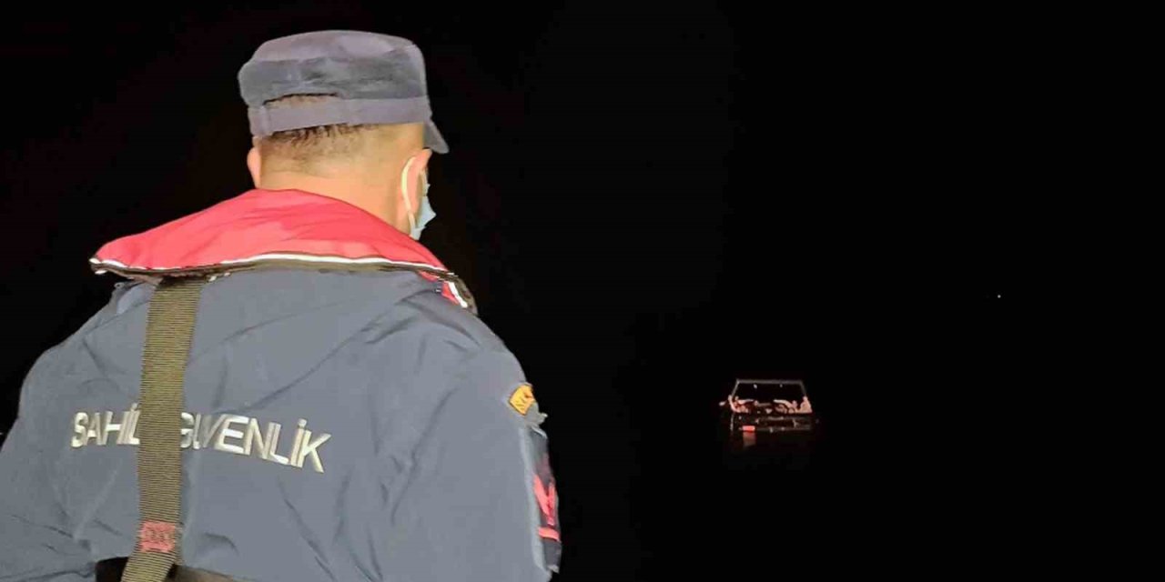 Yunanistan, 18’i çocuk 46 düzensiz göçmeni ölüme terk etti