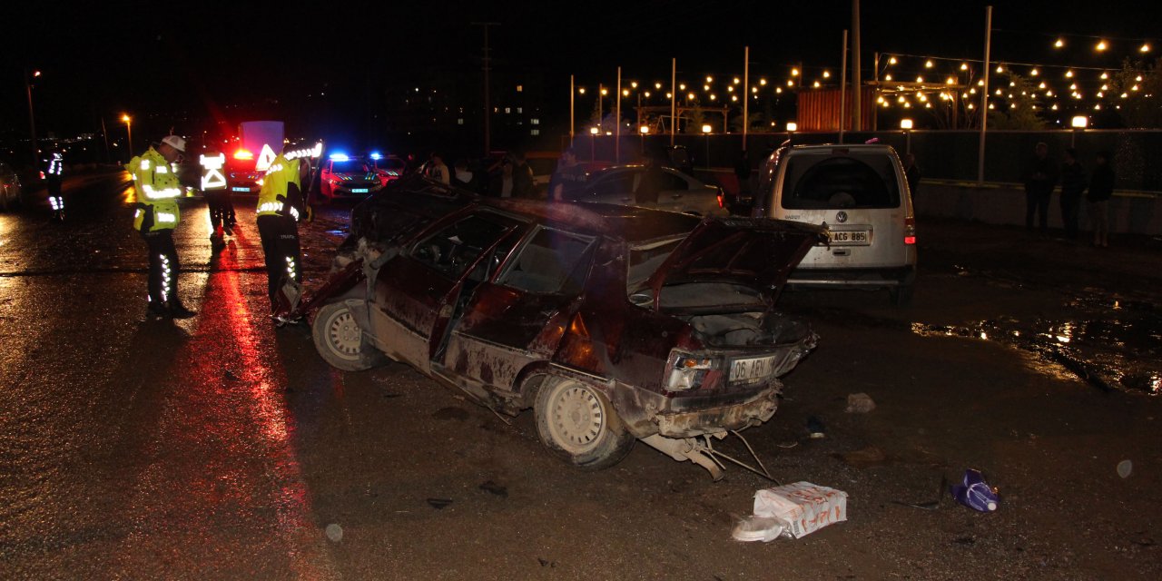 3 aracın karıştığı zincirleme kazada 9 kişi yaralandı