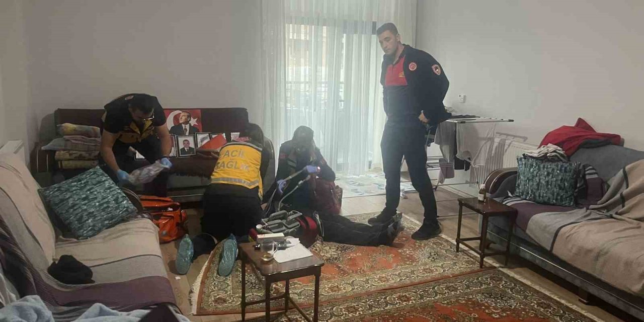 Emekli astsubay evinde ölü bulundu