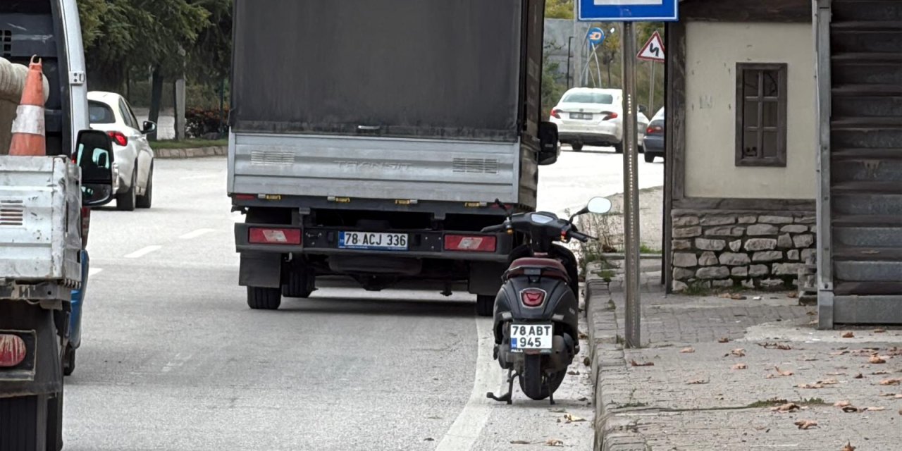 Kamyonetle çarpışan motosikletin sürücüsü öldü
