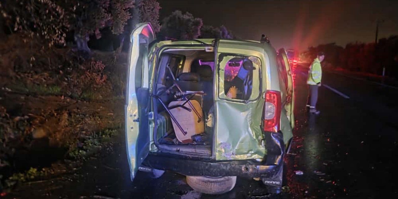 Beton su kanalına çarpan aracın sürücüsü öldü