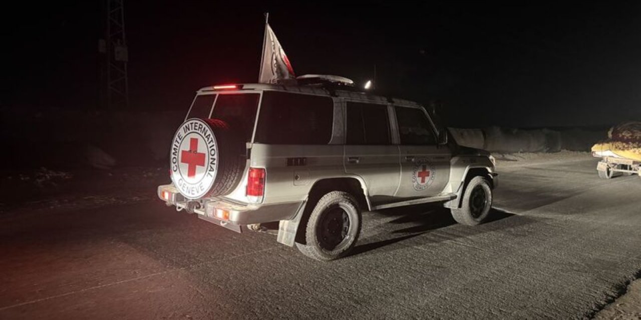 Hamas, İsrail’in ateşkes ihlalleri nedeniyle esir cesedinin teslimini erteledi