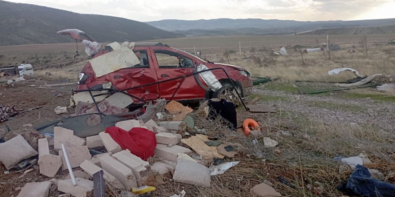 Fırtına nedeniyle konteyner devrildi: 1 ölü, 3 yaralı