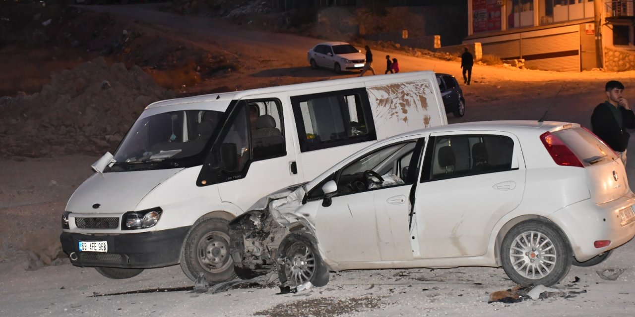 Üç araç kazaya karıştı: 7 yaralı