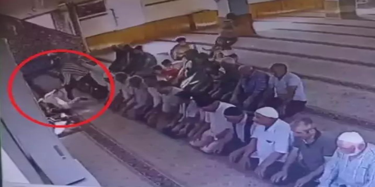 Camide komşusunu bıçaklayarak öldüren sanık: Eşini balkonda gördüm ve ona ‘kocanın leşini topla' dedim