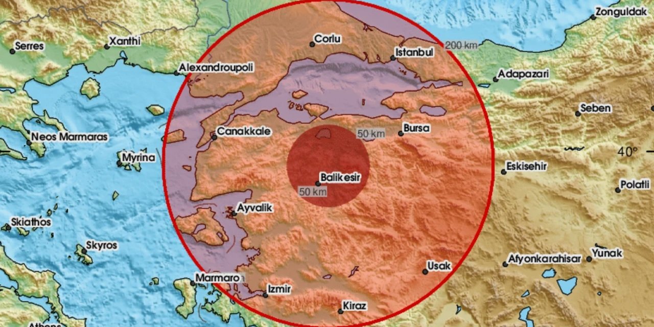 Balıkesir'de korkutan deprem! Çevre illerden de hissedildi