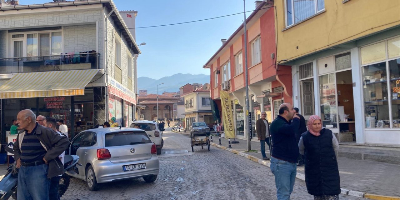 Son Dakika! Marmara ve Ege Bölgesi'nde hissedilen bir deprem meydana geldi