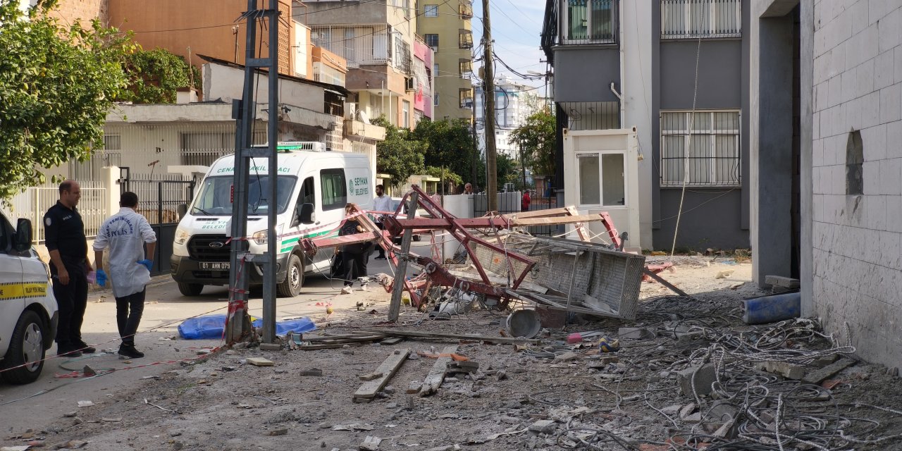 Asansörlü iskele metrelerce yükseklikten düştü: 1 ölü, 1 ağır yaralı