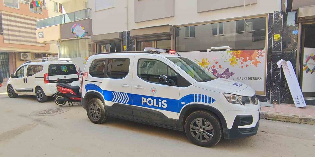 Evinde ölü bulundu