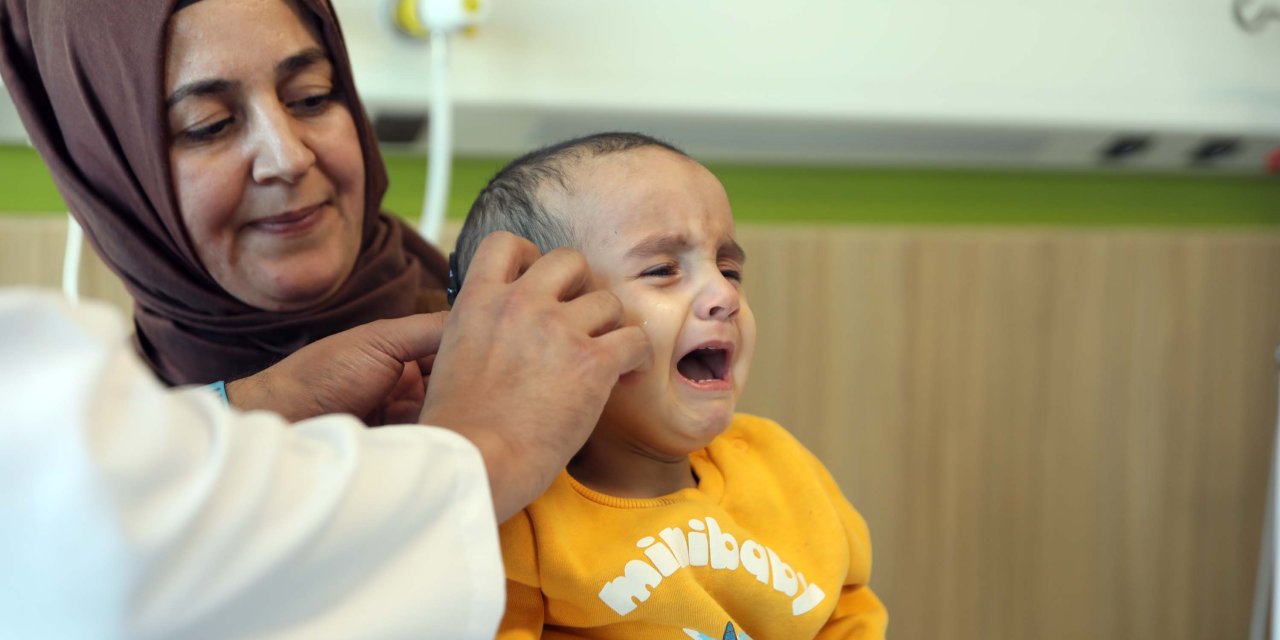 Hamza bebek ameliyatla ilk kez duydu