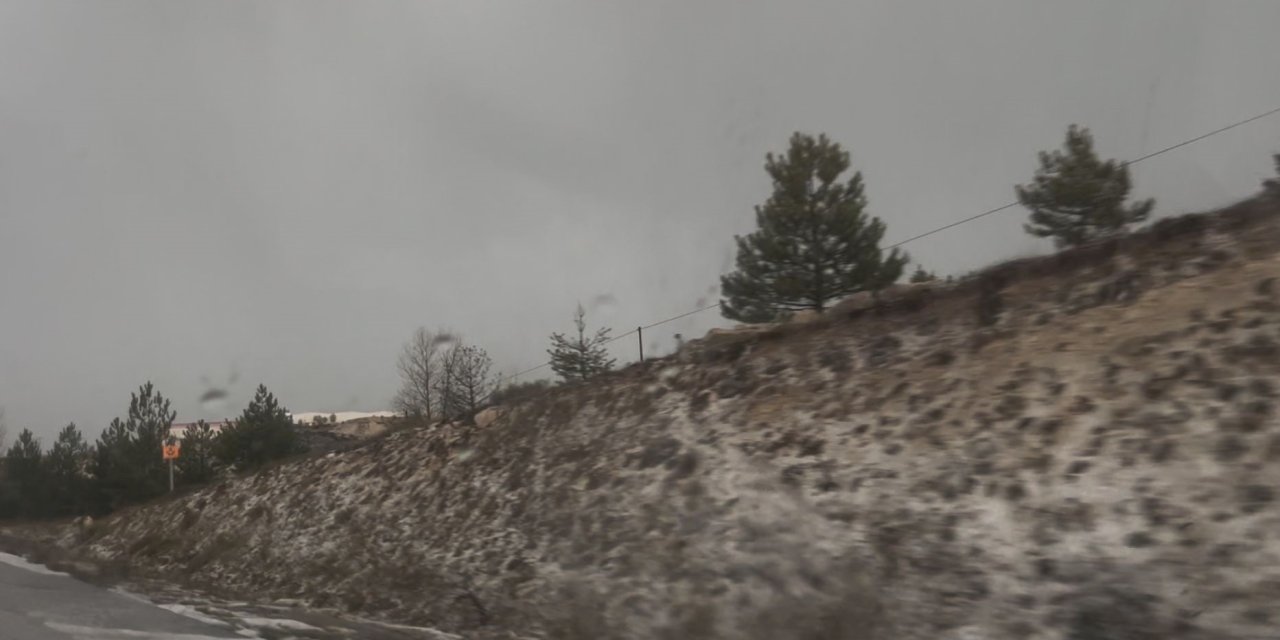 Kütahya'da dolu yağışı etkili oldu