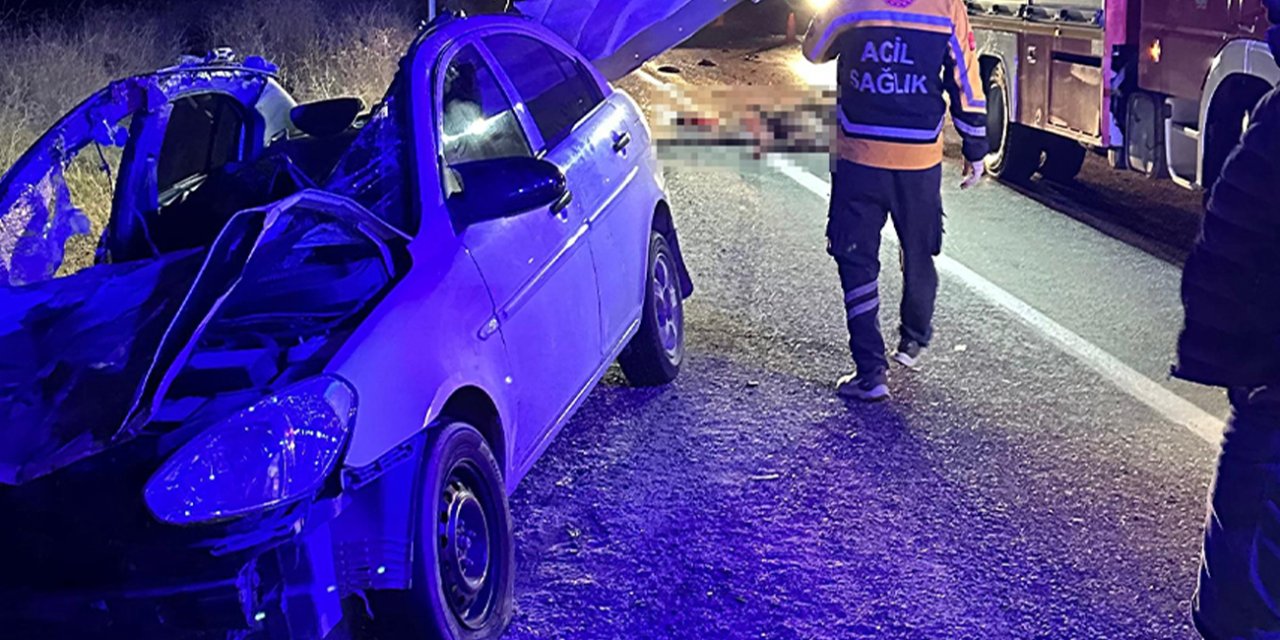 İki otomobil ile at çarpıştı: 1 ölü, 7 yaralı