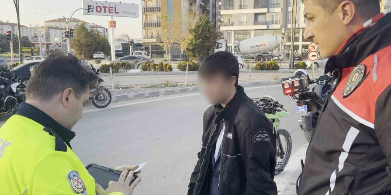 Polisten kaçan 15 yaşındaki motosiklet sürücüsüne 45 bin 746 lira ceza